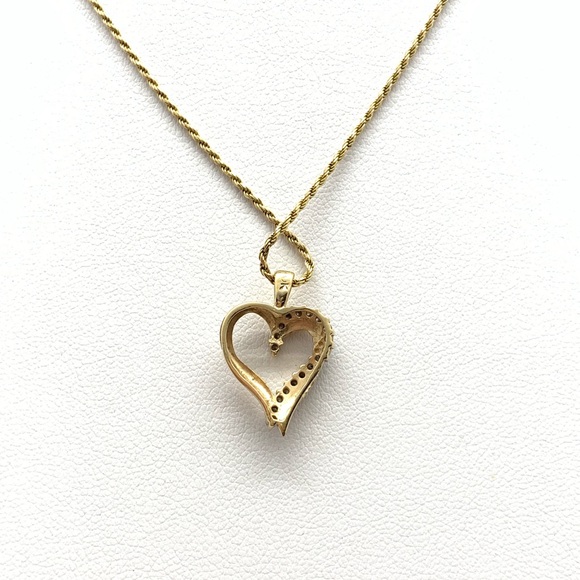 SOLD🔥 10K Diamond Cutout Heart Pendant Necklace - Picture 5 of 8